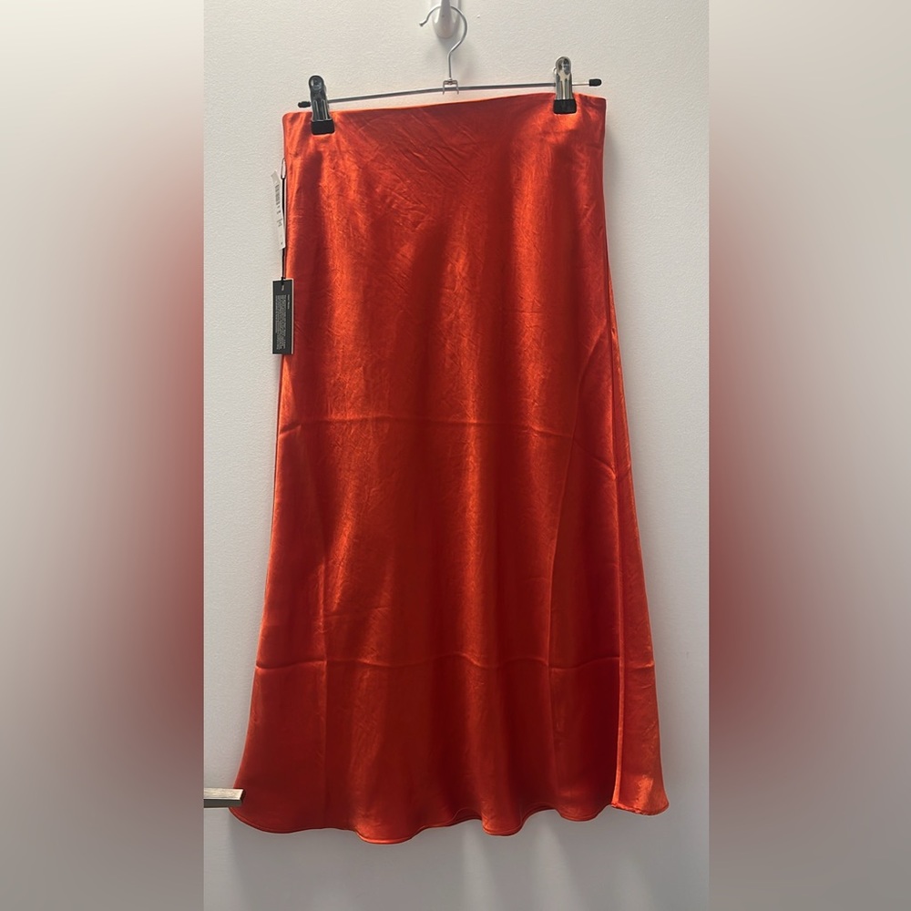 NWT slip skirt Aritzia Babaton midi